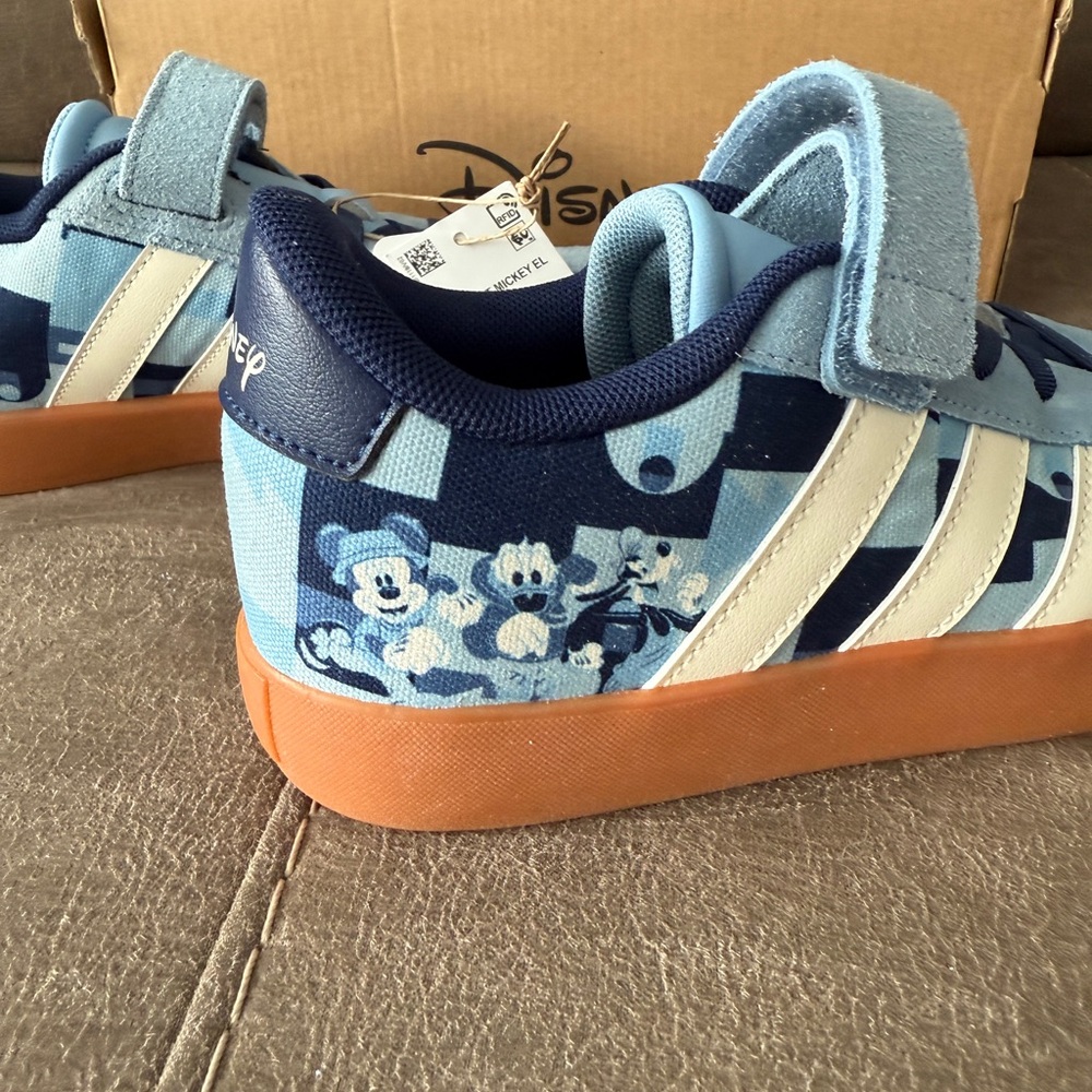 NWT - Kids Sz 3 Adidas VL Court Mickey shoes - Disney - Picture 2 of 6